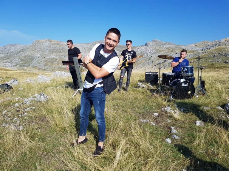 Amir Begović objavio prvu pjesmu i poručio Haos mi je u duši