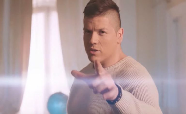 “Rekla mi je rekla”: Sloba izbacio narodnjačku pesmu!