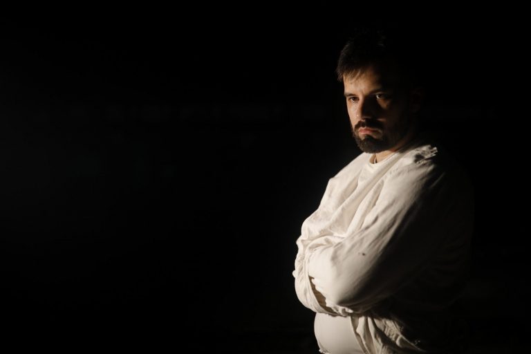 Mladi pevač Stefan Sredojević završio u ludnici!