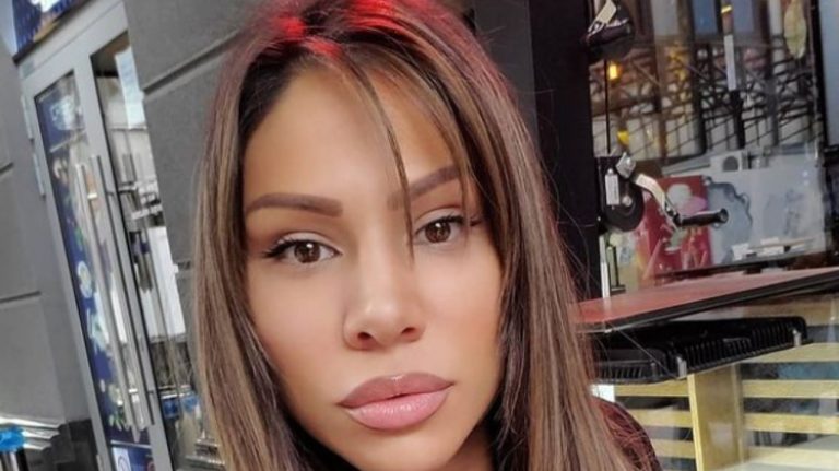 Sandra Afrika u kratkoj izazovnoj haljini proslavila 33. rođendan (FOTO)