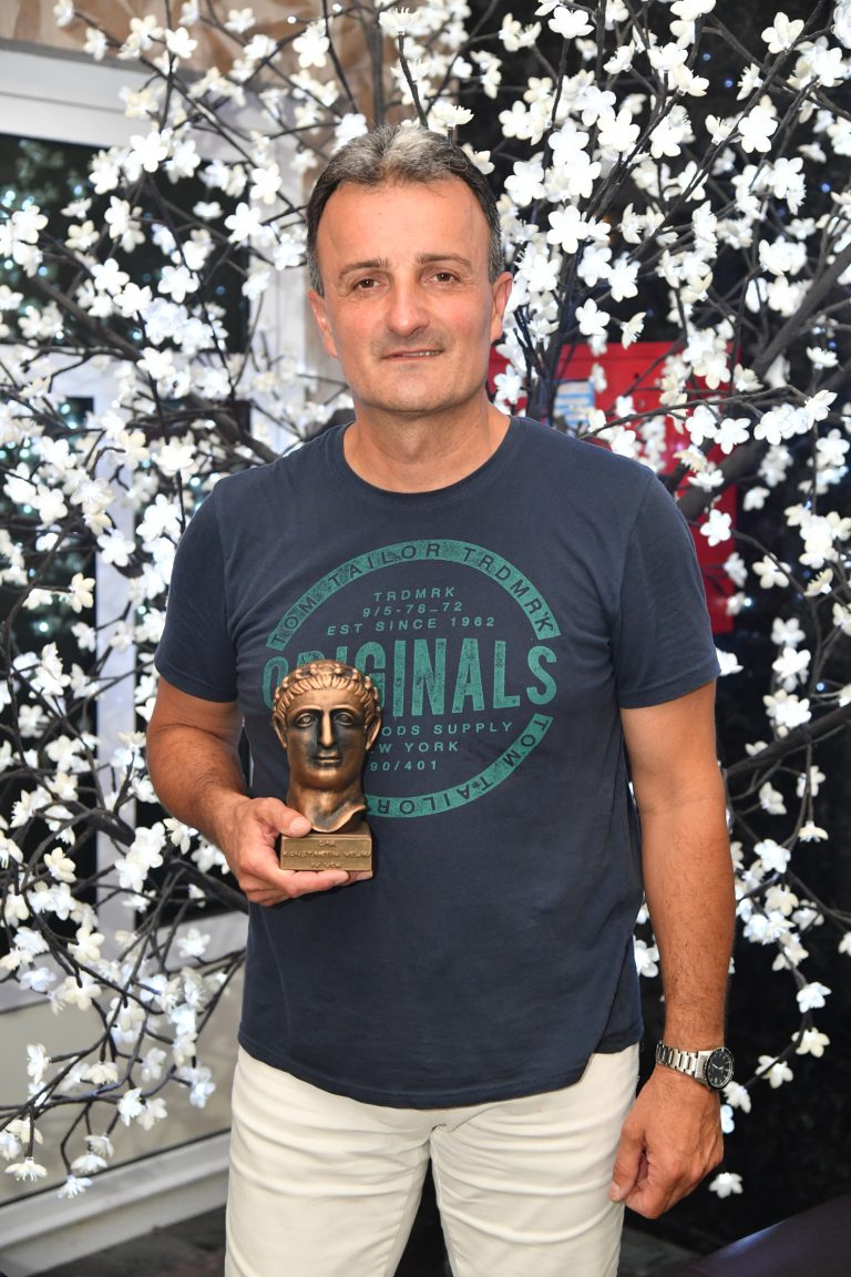 NAGRADA ,,CAR KONSTANTIN” OTIŠLA U RUKE PEVAČA IVANA MILINKOVIĆA