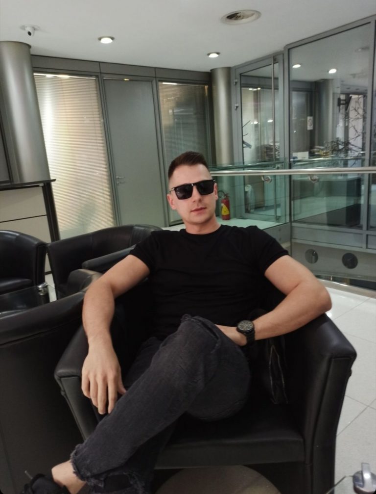 TAKO PROĐEŠ KADA SE SRETNEŠ SA BIVŠOM I SADAŠNjOM DEVOJKOM