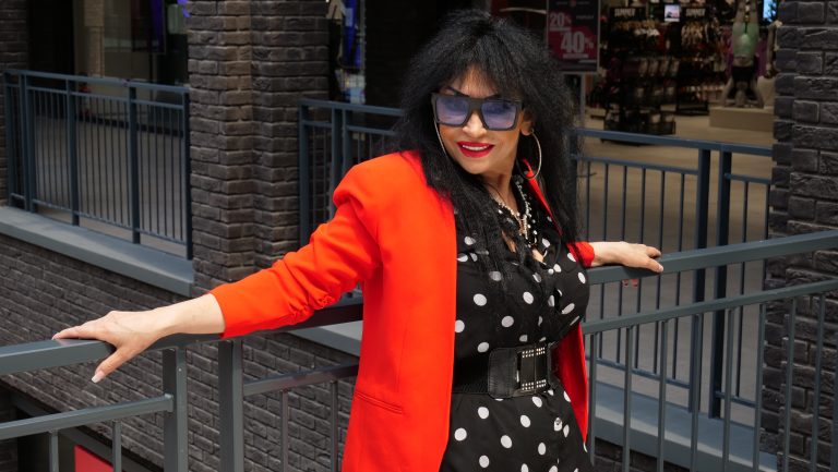 PRAVI NARODNJAK UVEK POBEDI! RAJKA ZARIĆ SNIMILA NOVU PESMU (VIDEO)