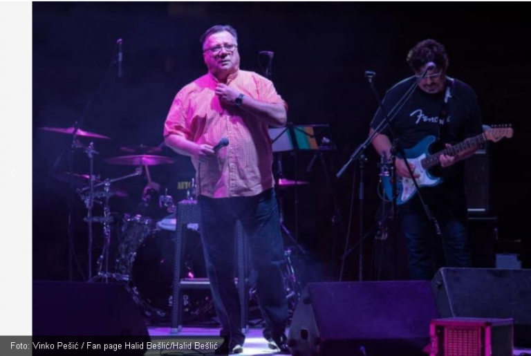 Halid Bešlić oduševio na koncertu u Ljubuškom: Publika s legendom pjevala uglas