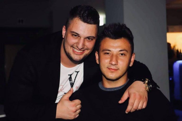 IVAN I ROBERT SVOJOJ PUBLICI POKLONILI BOŽIĆNU PESMU!