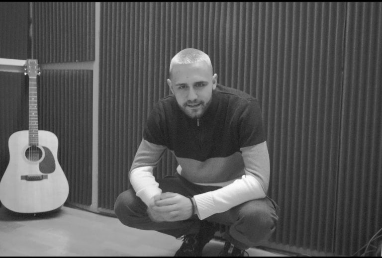 “ODAKLE SAM JA”, NOVI COVER NIKOLE JANKOVIĆA (VIDEO)