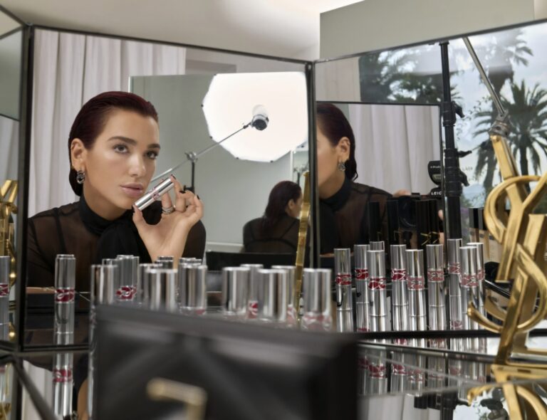 Kultni ruž omiljeni je make-up proizvod Dua Lipe!