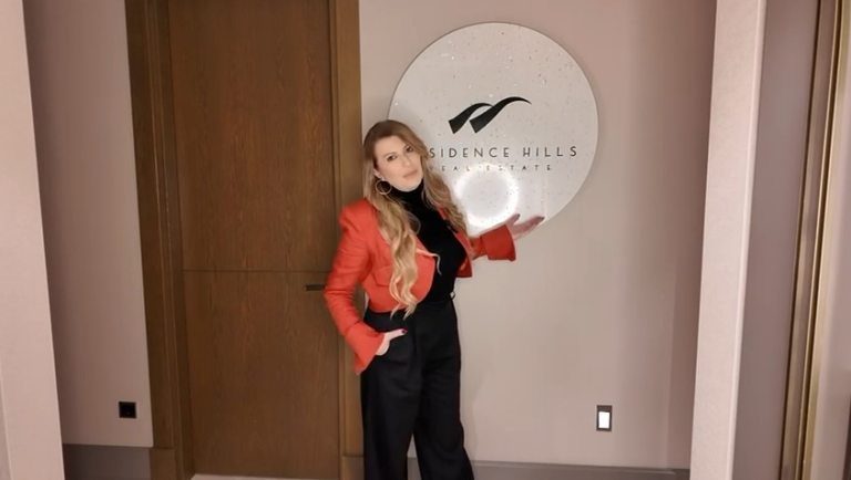 Viki Miljković otvorila vrata stana  u luksuznom delu Istanbula, i pokazala kako izgleda jedan njen dan u Turskoj. Nastavlja da širi poslovanje i u Emiratima