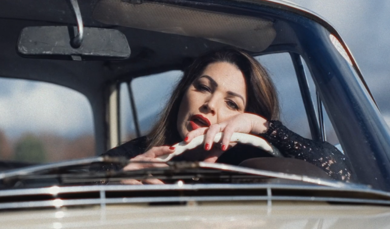 Novim singlom „Godina i mjesec“ Bernarda Grbeša nastavlja svoj muzički put