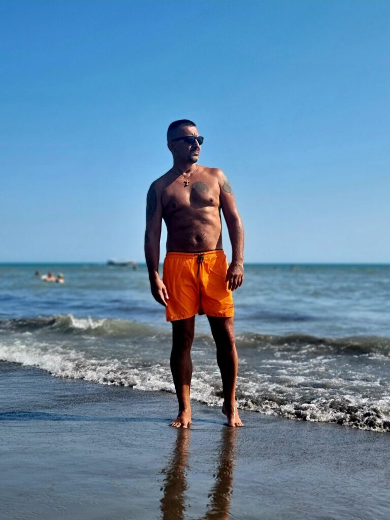 Bojan Belić u 48. godini izgleda fantastično: Odmor sa ćerkicom i fotografije koje su oduševile mnoge