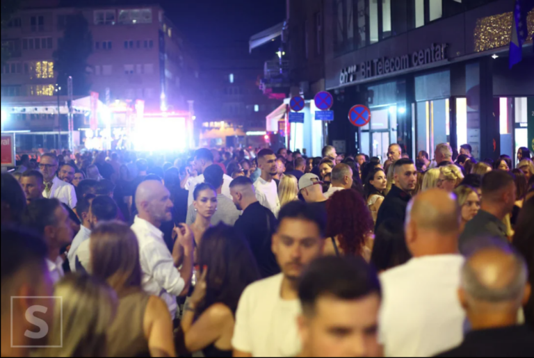 Sarajevo danas centar filma: SFF počeo, ulice prepune ljudi i festivalske atmosfere