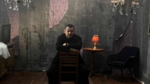 Peđa Medenica sprema novi album, a stajlingom iz spota privukao posebnu pažnju